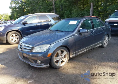 2010 Mercedes-Benz C 300 Luxury 4Matic/Sport 4Matic из США, поврежденный, VIN WDDGF8BB1AF491709